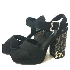 Parker and Sky Chunky platform sandals size 8